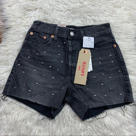 Levi’s Studded Black High Rise Wedgie Jean Shorts - Picture 7 of 8